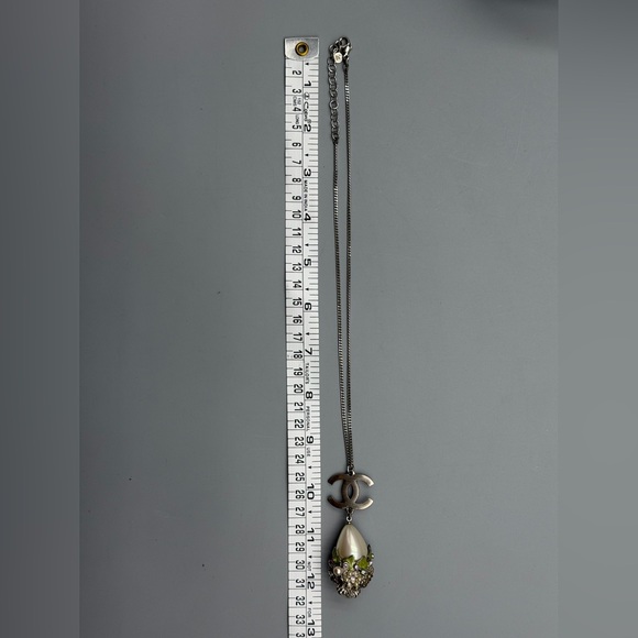 Chanel Silver-Tone CC Pearl Drop Necklace with Floral Gem Detail - Picture 7 of 8